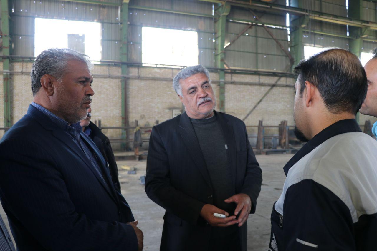 بازدید شهردار، رئیس و اعضای شورای شهر بافت از کارخانه تولید سازه‌های فلزی