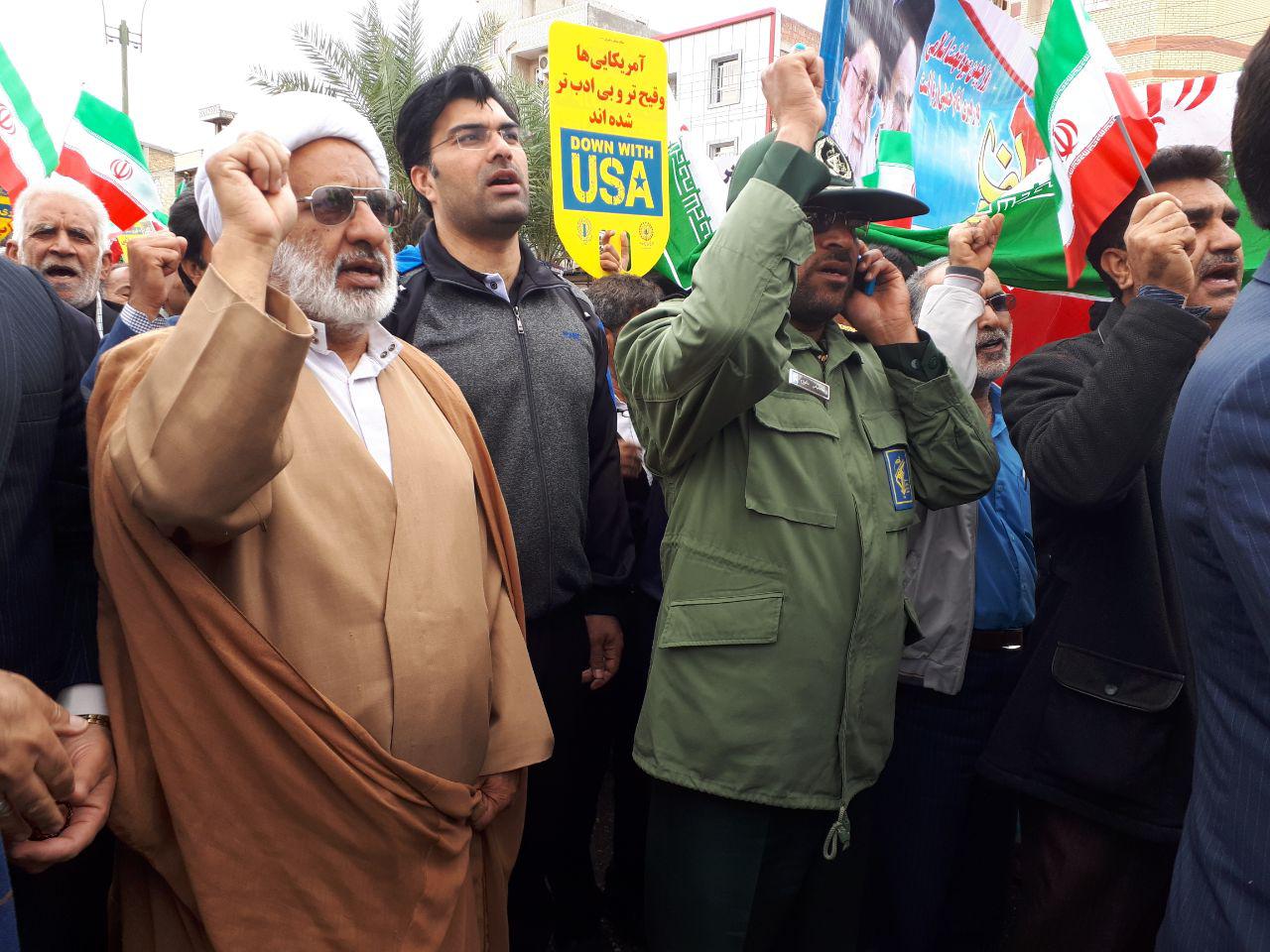 حضور مدیرکل ورزش و جوانان استان کرمان در راهپیمایی دشمن شکن ۲۲ بهمن در کهنوج