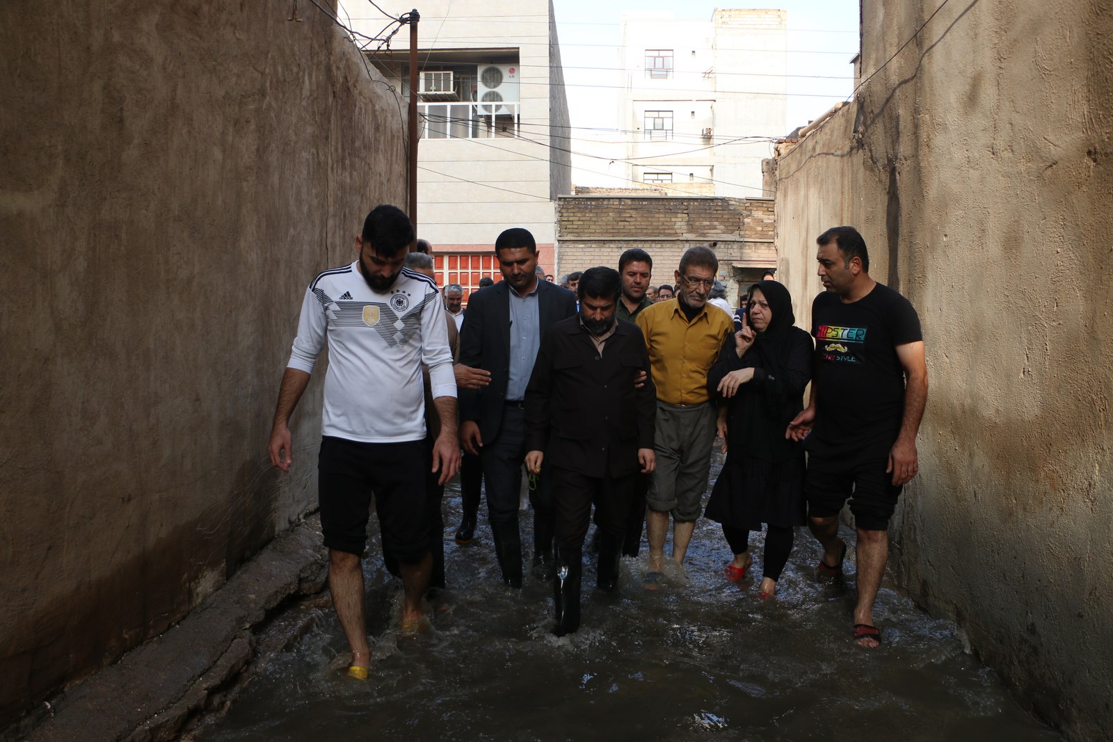 بازدید استاندار خوزستان از مناطق آب گرفته اهواز