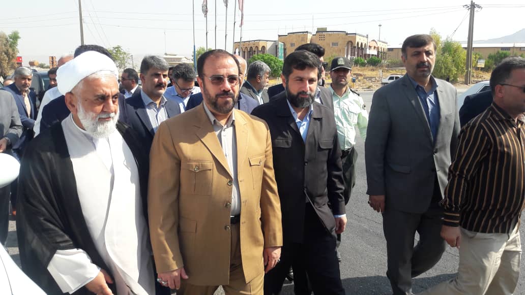 بازدید معاون پارلمانی رییس جمهور از مناطق زلزله زده مسجد سلیمان
