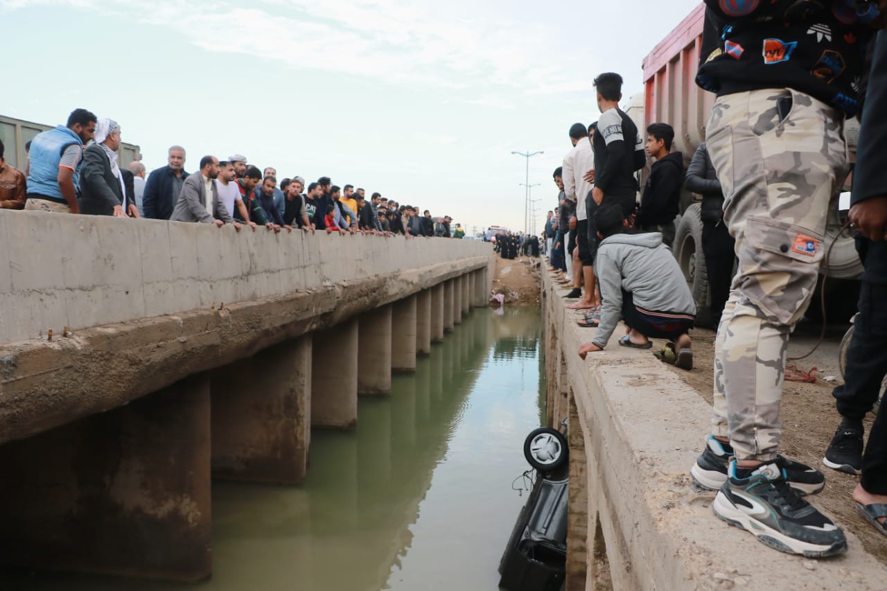 سقوط پراید در کانال آب جاده آبادان به اهواز