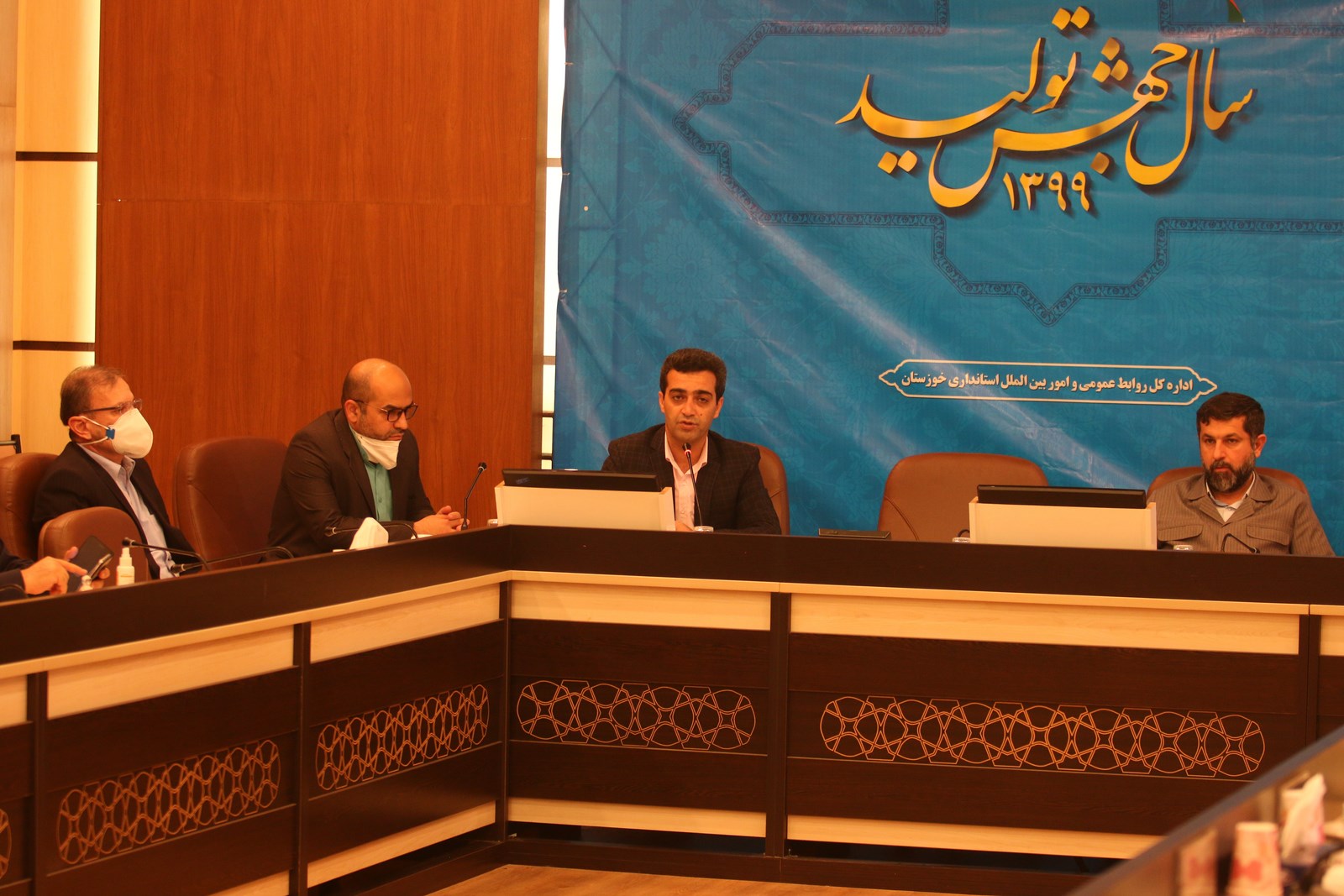 نشست استاندار با برخی مدیران روابط عمومی دستگاه های اجرایی خوزستان