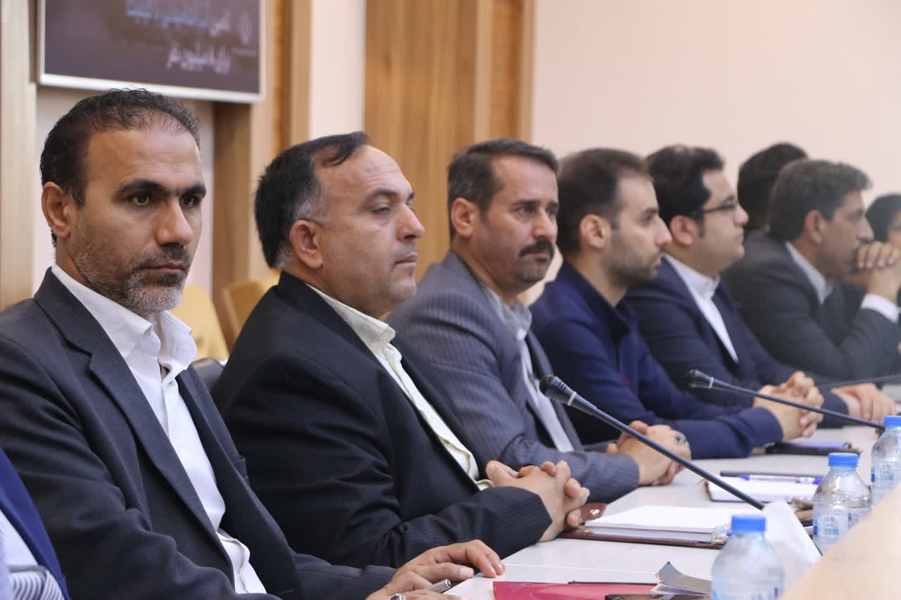 نشست مدیران روابط عمومی فرمانداری ها با استاندار خوزستان