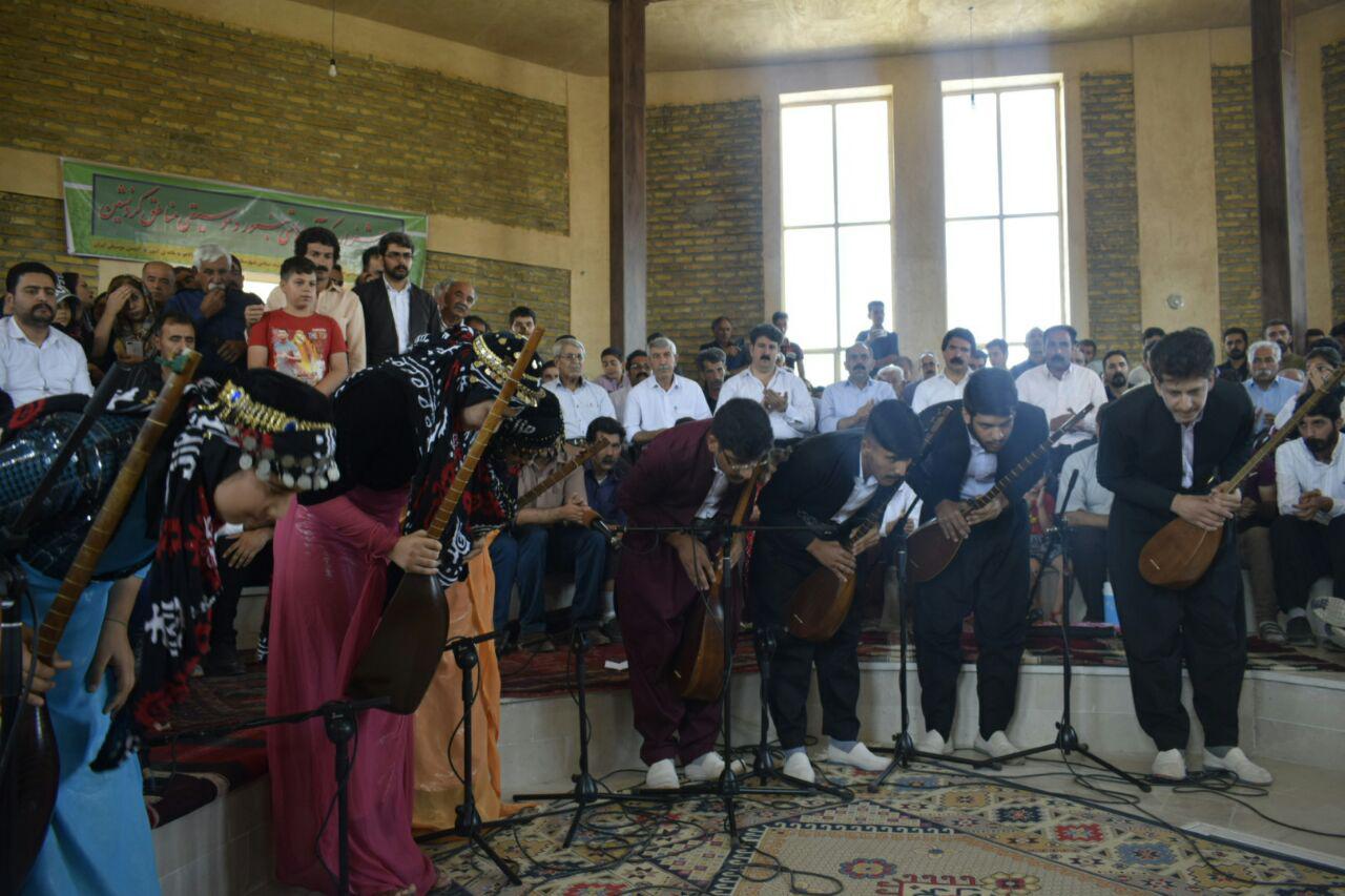 اسم عکاس ندارد - جشنواره آوای کهن تنبور و موسیقی مناطق کرد نشین