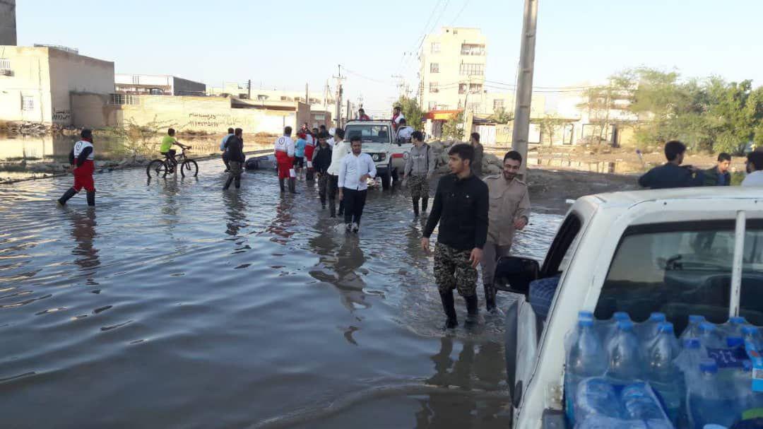 امداد رسانی هلال احمر خوزستان در مناطق بحرانی اهواز