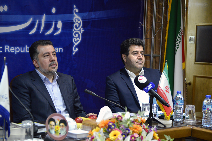 نشست کارآفرینان جوان با معاونت امور جوانان وزارت ورزش و جوانان