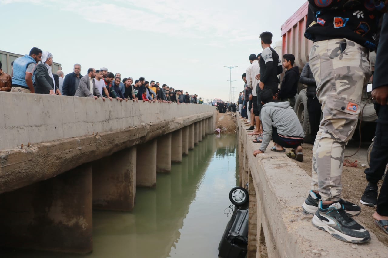 سقوط پراید در کانال آب جاده آبادان به اهواز