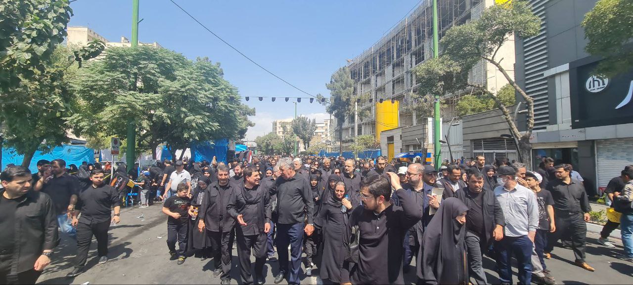 حضور خانوادگی مخبر در راهپیمایی جاماندگان اربعین در تهران