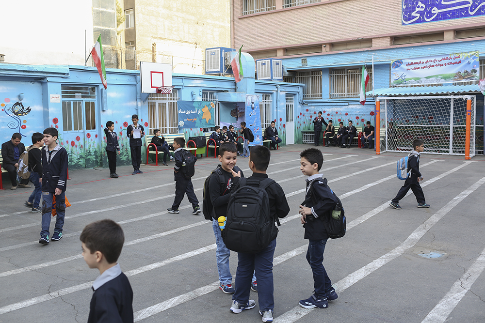 آغاز سال تحصیلی جدید با حضور سردار مهماندار رئیس پلیس راهور ناجا در مدرسه شهید فیروزکوهی