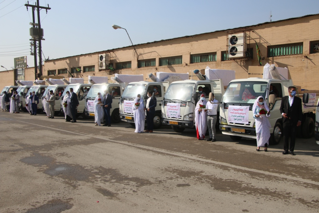 آیین تأمین بسته های کمک معیشتی خانواده های تحت پوشش انجمن حمایت از زندانیان و اهداء جهیزیه به ۱۲ زوج جوان
