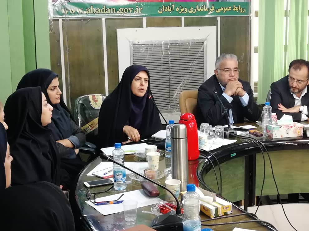 نشست انتخابات اولین هیات رییسه پارلمان مشورتی زنان آبادان