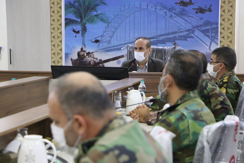 دیدار استاندار خوزستان با فرماندهان قرارگاه منطقه ای جنوب غرب و قرارگاه کربلا
