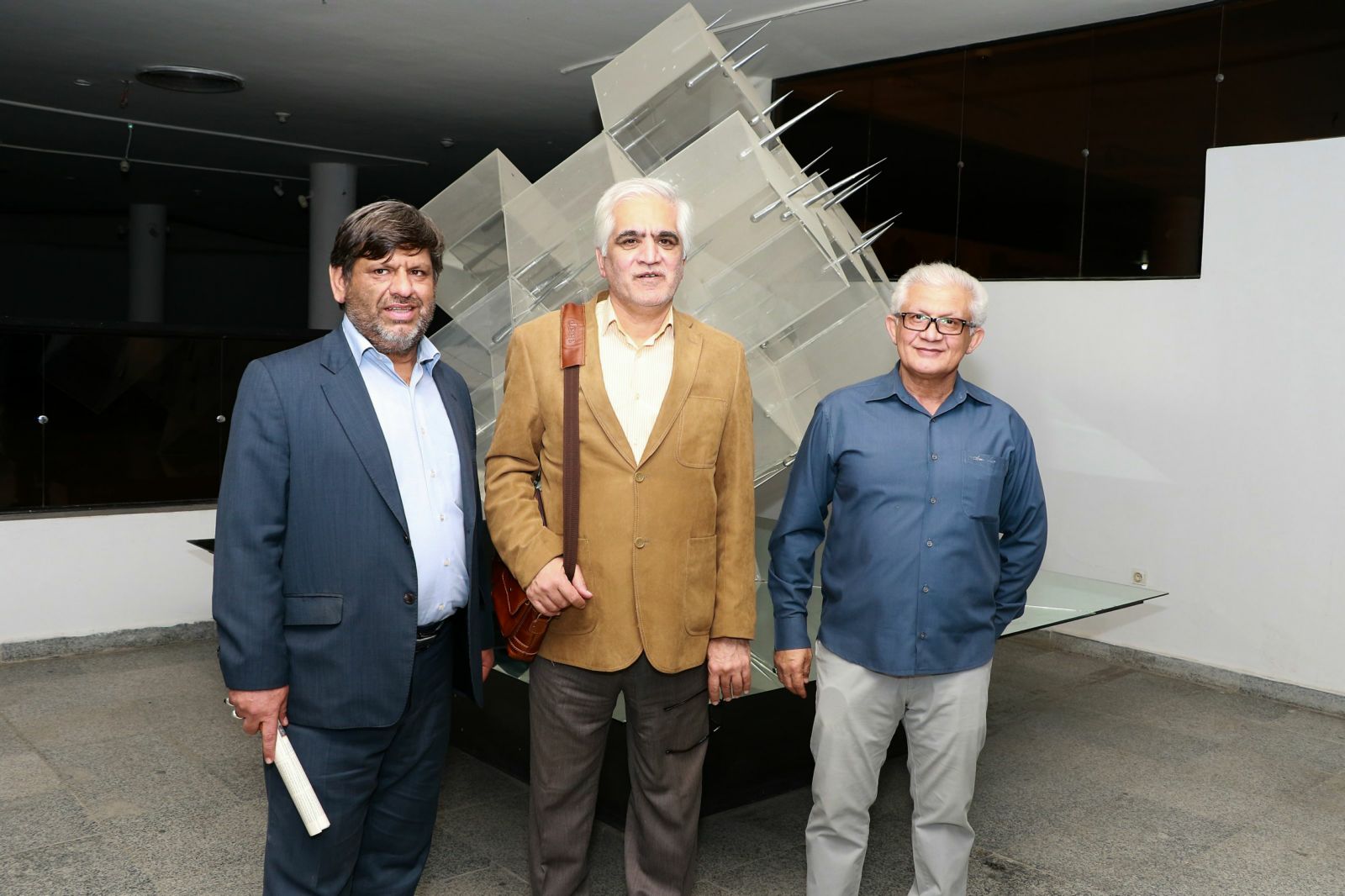 افتتاح نمایشگاه یازدهمین جشنواره ملی هنرهای تجسمی فجر در آبادان
