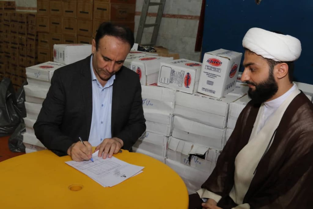 توزیع بسته های معیشتی بین نیازمندان مسجد سلیمان