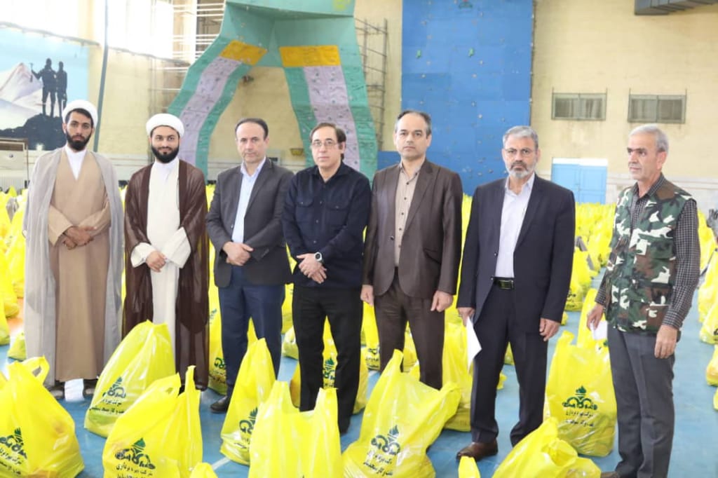 توزیع بسته های معیشتی بین نیازمندان مسجد سلیمان