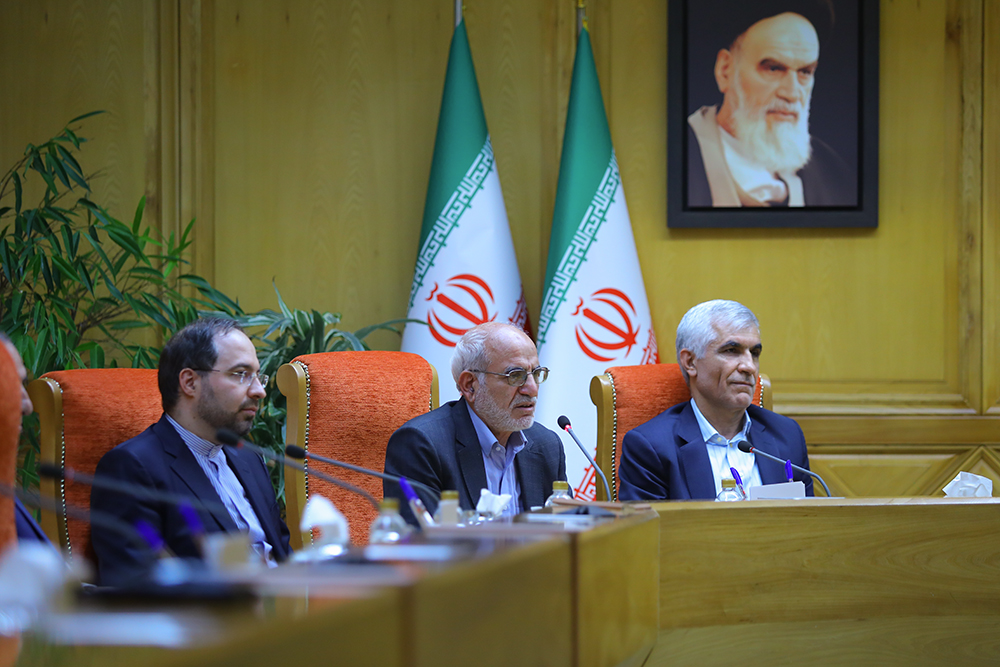 تحویل حکم شهرداری تهران به شهردار جدید در وزارت کشور