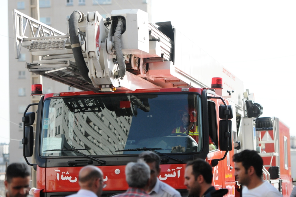 آتش سوزی در برج پارامیس غرب تهران