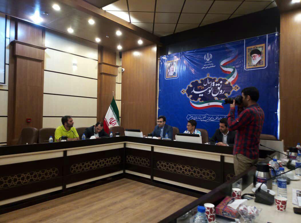 نشست خبری دانش آموزان کسب کننده رتبه تک رقمی درکنکور 98 در استانداری خوزستان