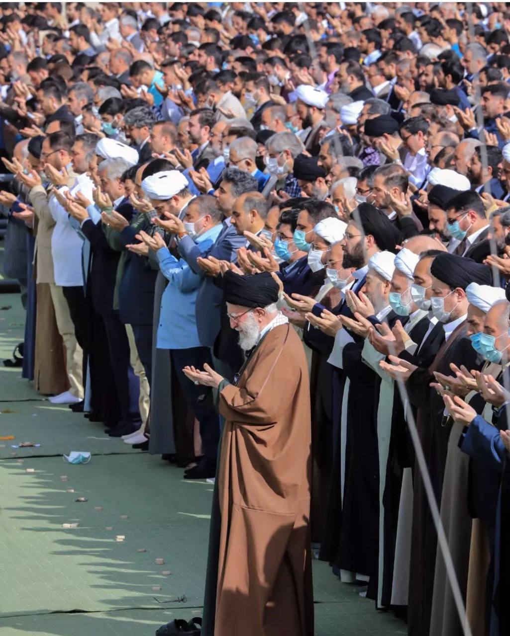 اقامه+نماز+عید+سعیط+فطر+در+محله+نبرد+تهران