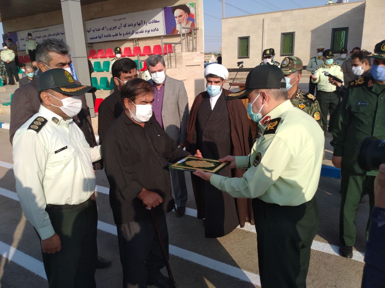حضور استاندار خوزستان در صبحگاه مشترک نیروی انتظامی
