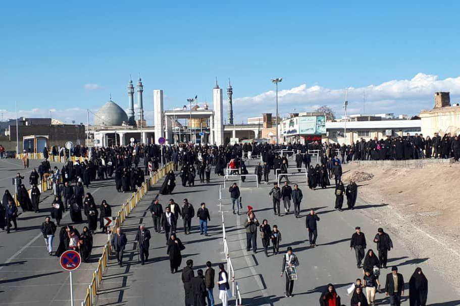 چشم انتظاری مردم قم برای وداع با سردار سلیمانی