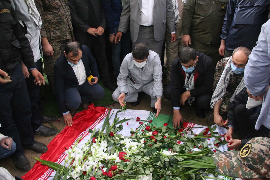 تشییع و خاکسپاری پیکر مطهر دو شهید گمنام دفاع مقدس در شرکت فولاد خوزستان
