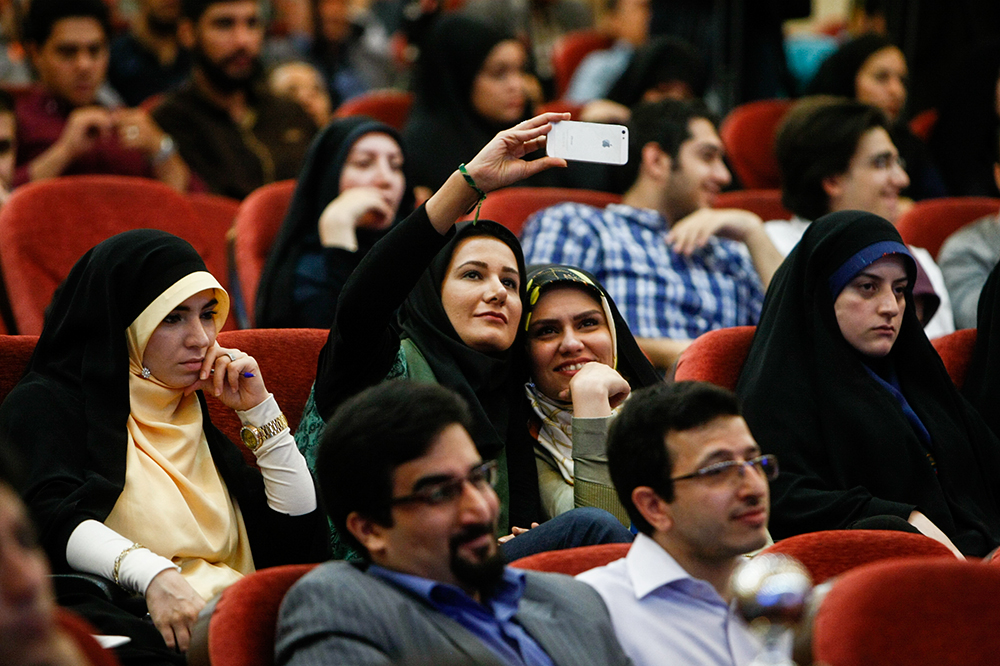 گفتگوی جهانی جوان ایرانی