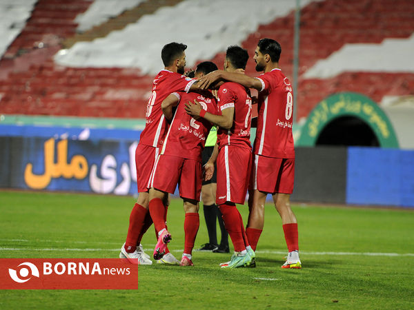 دیدار تیم های فوتبال پرسپولیس - نساجی