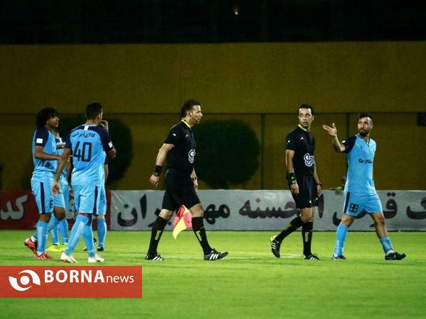 حواشی صنعت نفت آبادان - پیکان تهران