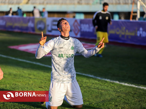دیدار تیم‌های فوتبال آلومینیوم اراک _ فجر شهید سپاسی شیراز