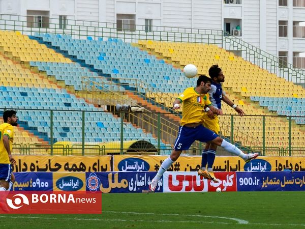 دیدار تیم های فوتبال صنعت نفت - شمس آذر قزوین