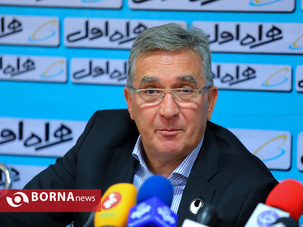 نشست خبری مربیان تیم های پرسپولیس و نساجی