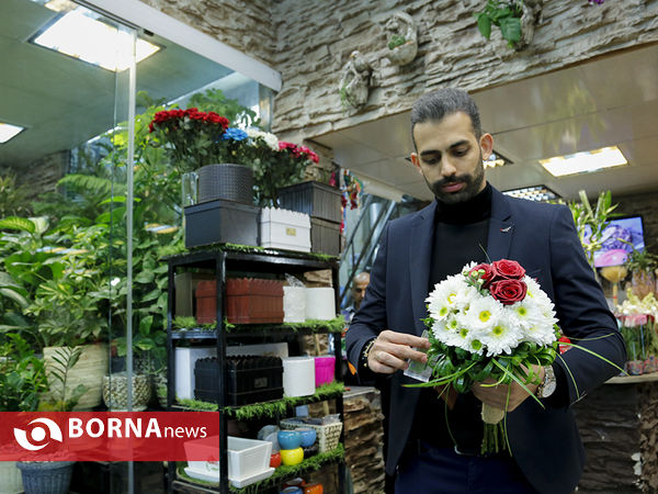 گل فروشی در خیابان بهارشیراز - عکاس : ساره سلطانیه