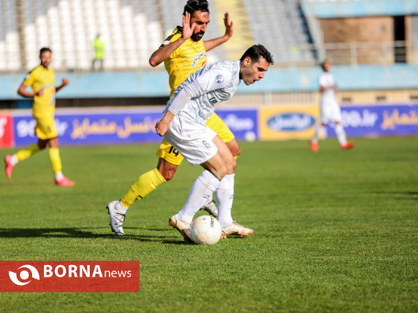 دیدار تیم‌های فوتبال آلومینیوم اراک _ فجر شهید سپاسی شیراز