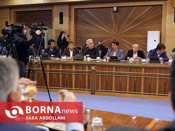 دیدار جمعی از تولیدکنندگان و کارآفرینان با رئیس جمهوری