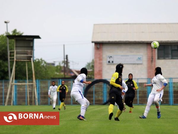 دیدار تیم های فوتبال ملوان بندرانزلی _ خاتون بم