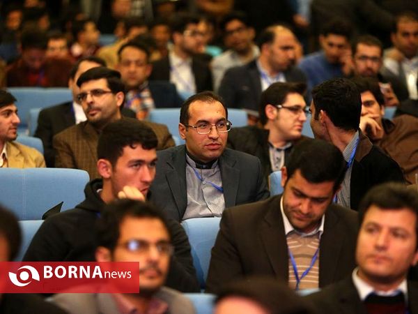 هم اندیشی صمیمانه جوانان با دولت