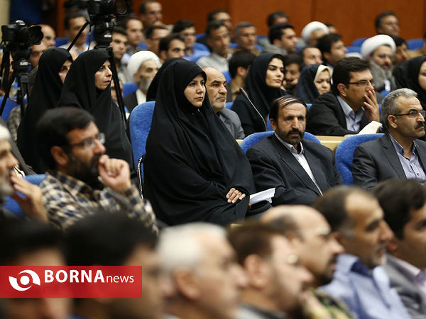 دیدار رییس جمهوری با علما ،ایثارگران و برگزیدگان استان همدان