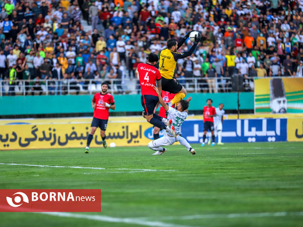 دیدار تیم های فوتبال آلومینیوم - نساجی