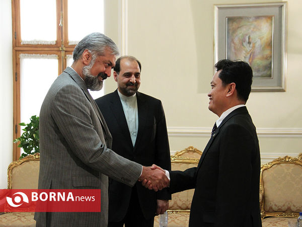 دریافت استوارنامه سفرای اسلوونی و کامبوج