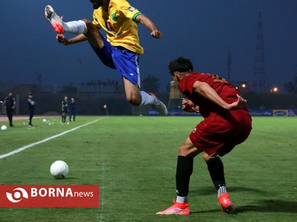 دیدار تیم های فوتبال صنعت نفت - پدیده