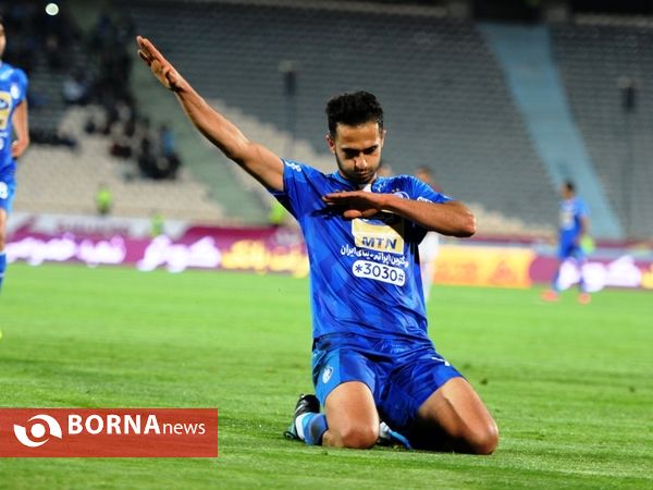 دیدار تیم های استقلال تهران و مشکی پوشان خراسان