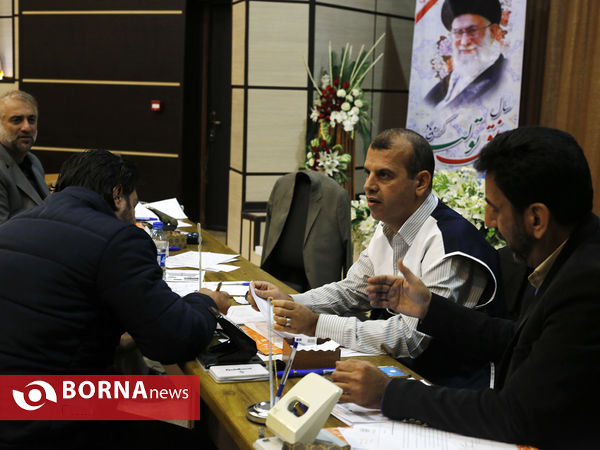 ثبت نام داوطلبان نامزدی در انتخابات مجلس یازدهم در فرمانداری شیراز