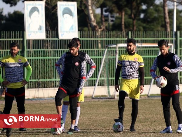 تمرینات نیم فوتبال سپیدرود رشت در تهران