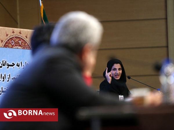 هم اندیشی صمیمانه جوانان با دولت