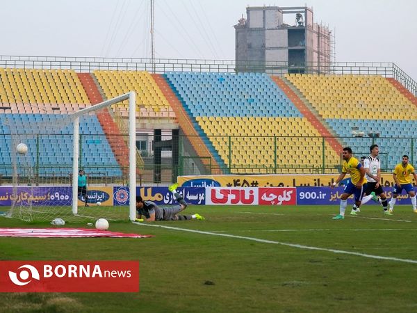 دیدار تیم های فوتبال صنعت نفت - نفت مسجدسلیمان