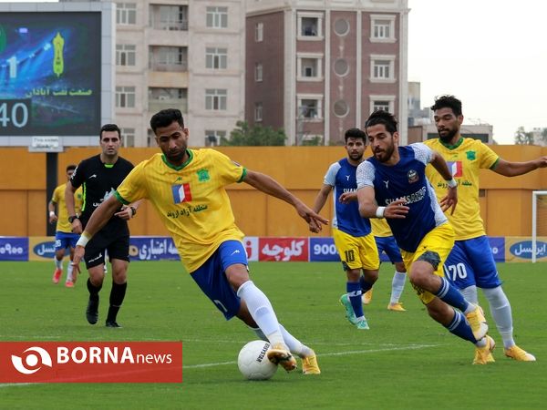 دیدار تیم های فوتبال صنعت نفت - شمس آذر قزوین