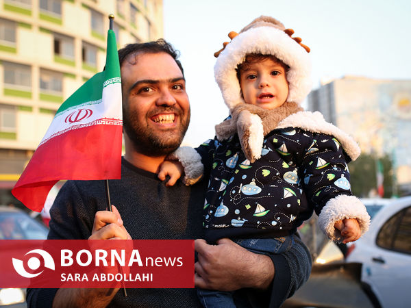 شادی مردم تهران پس از پیروزی تیم ملی ( ۱ )