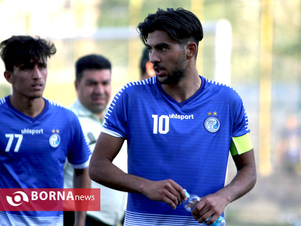 دیدار تیم های فوتبال امید استقلال- پرسپولیس