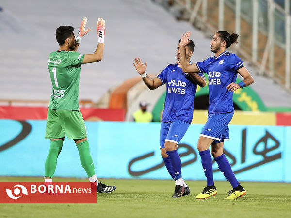 دیدار تیم های فوتبال استقلال - ذوب آهن